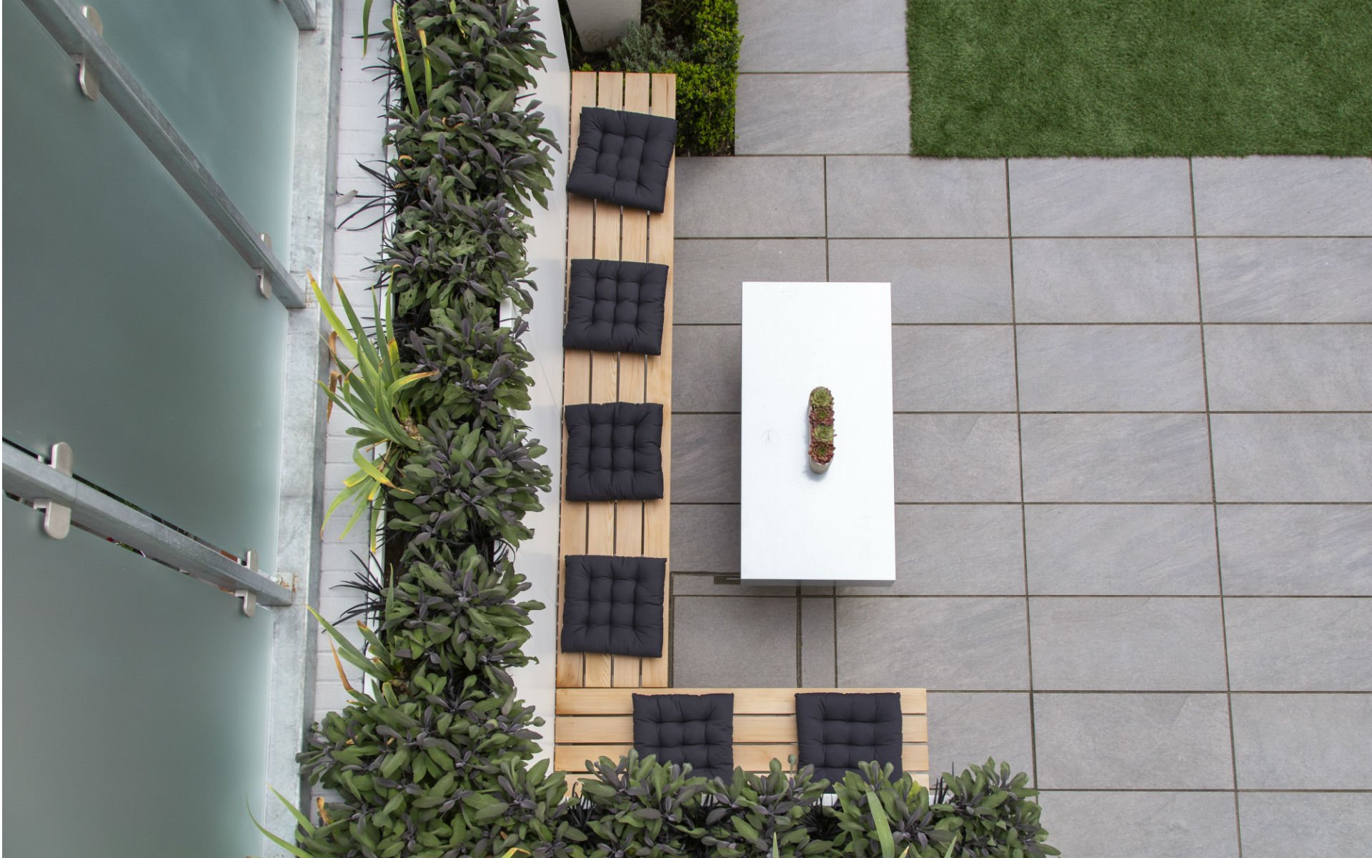 Contemporary Garden Furnishings Bespoke Cedar Bench Casual Outdoor Seating