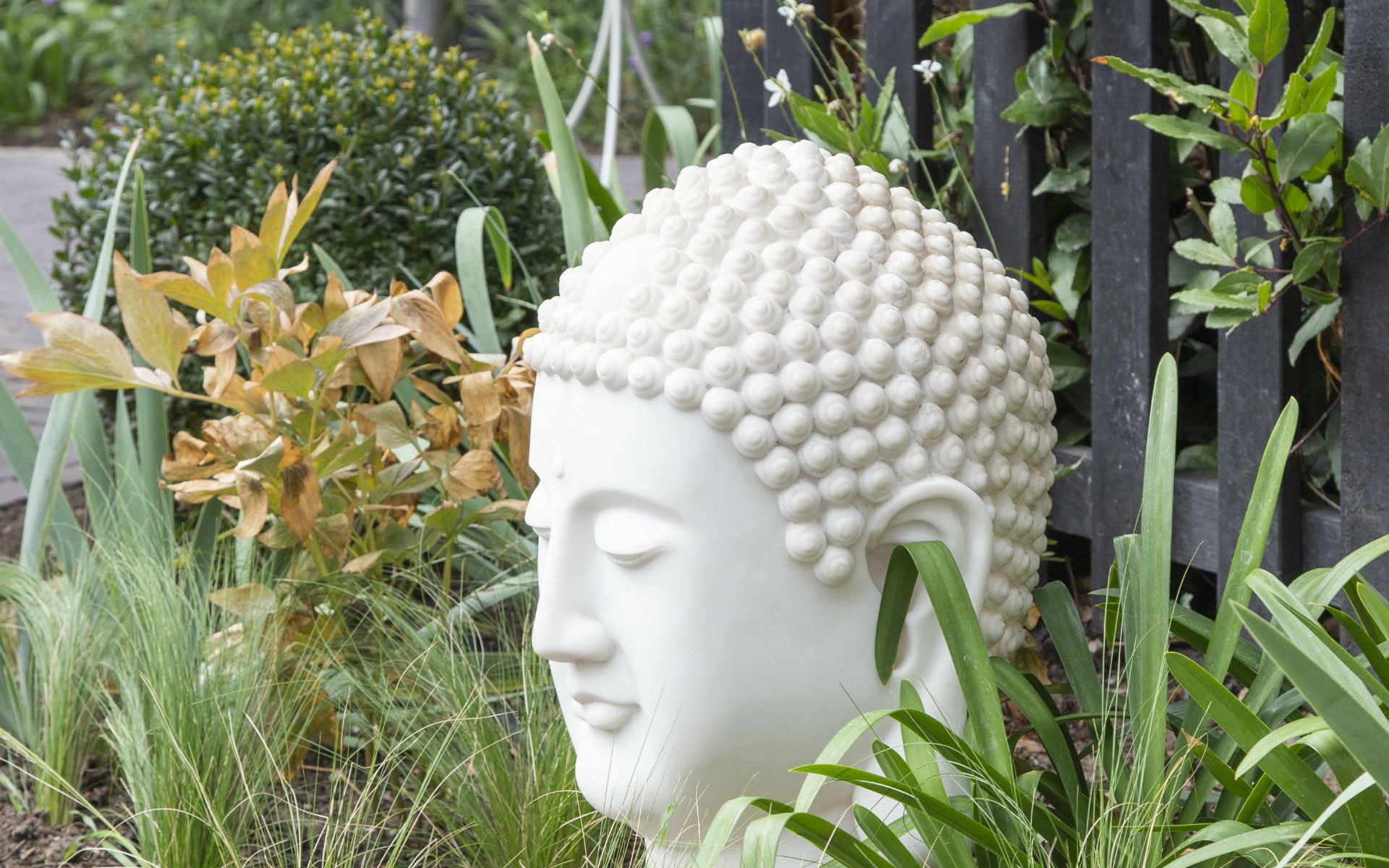 Portfolio Chic Entertaining Courtyard Garden Danbury Essex Garden Art Buddha