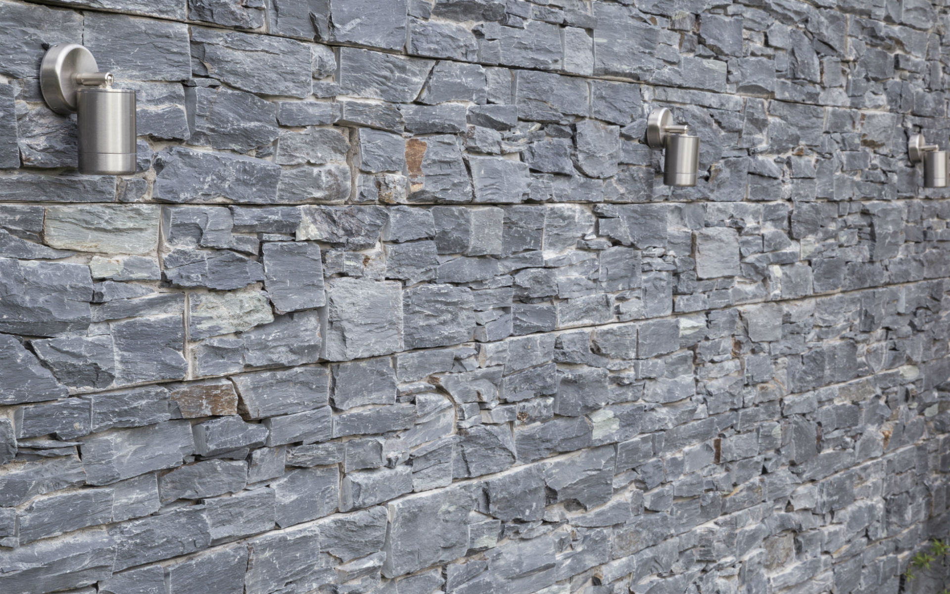 Portfolio Contemporary Garden Chelmsford Essex Feature Slate Wall and Down Lighting