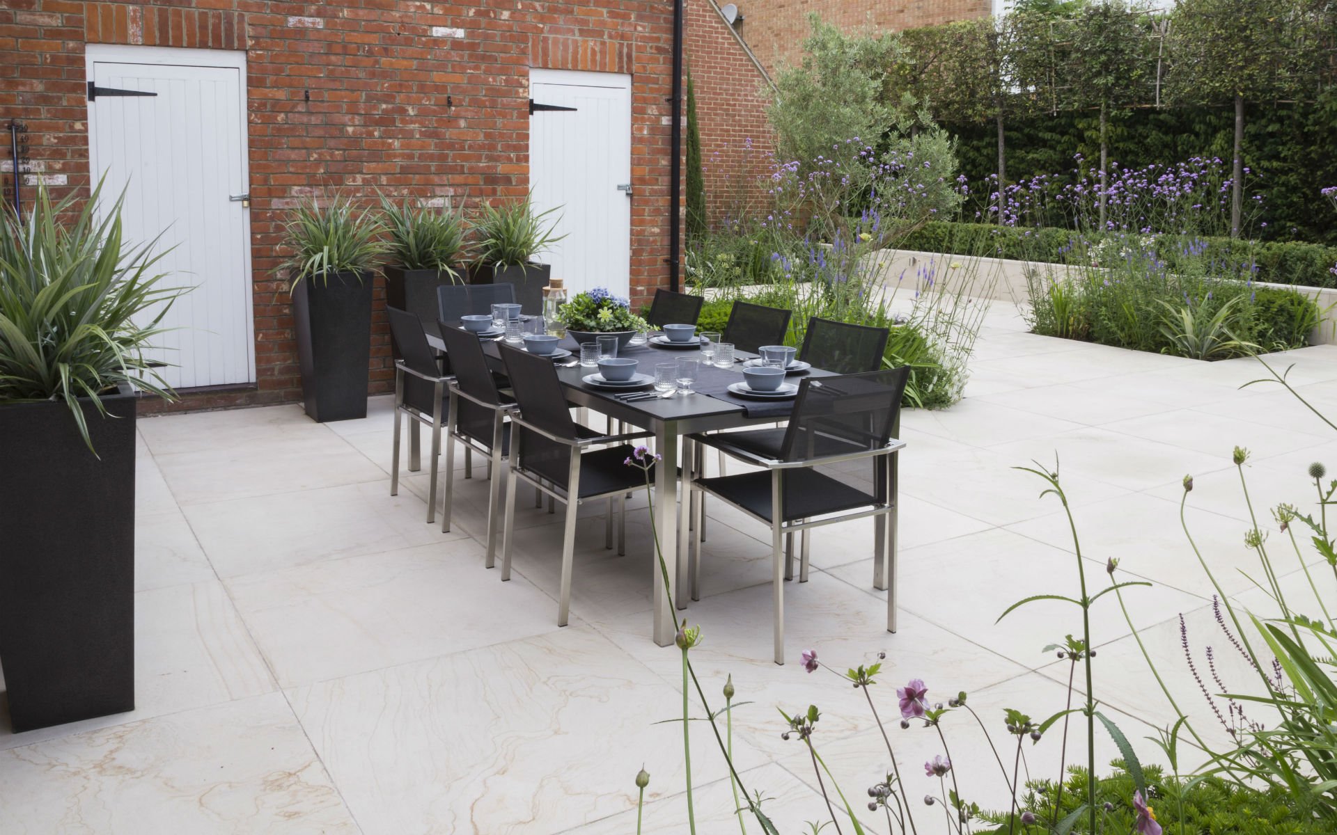 Portfolio Contemporary Living Garden and Courtyard Shenfield Essex Dining Area