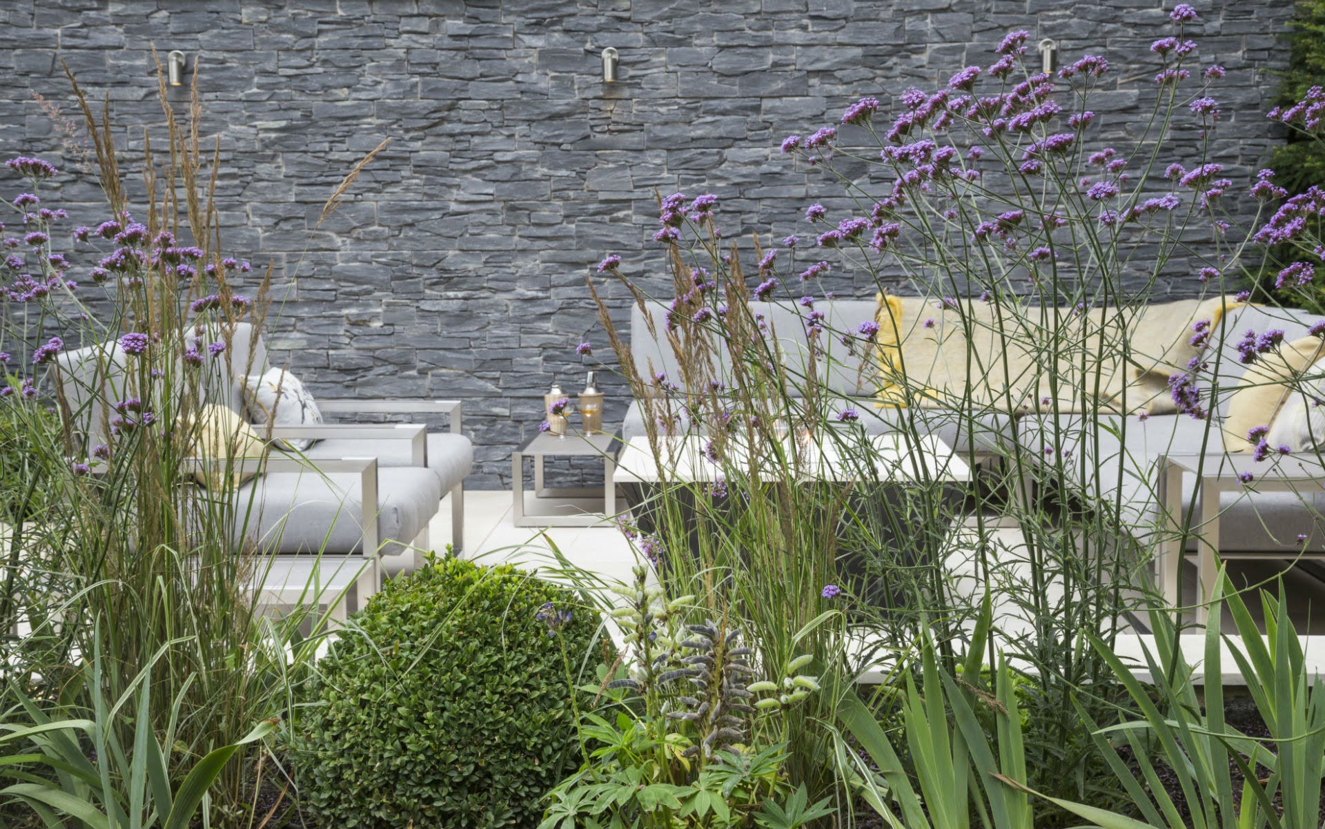 Portfolio Multi-level Contemporary Garden Stock Essex Feature Wall