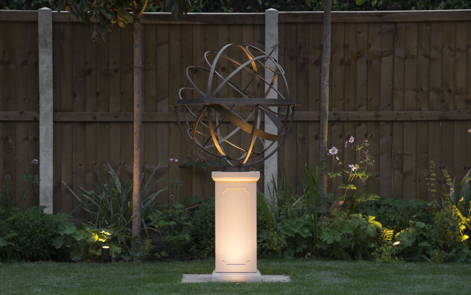 Contemporary Living Garden and Courtyard Shenfield Essex David Harber Sundial