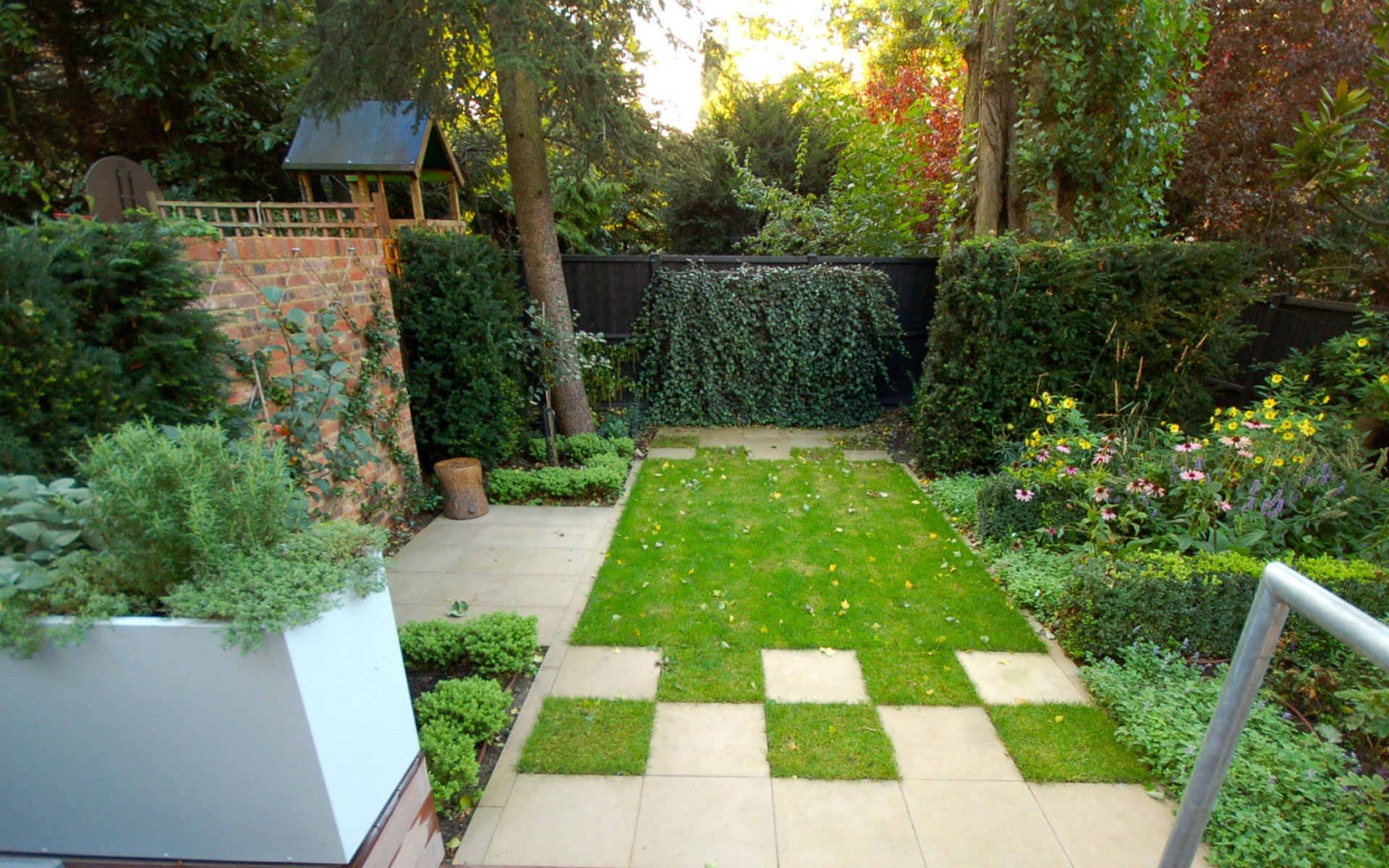 Contemporary Small Urban Garden Hampstead London Portfolio Feature Wall Paving Lawn