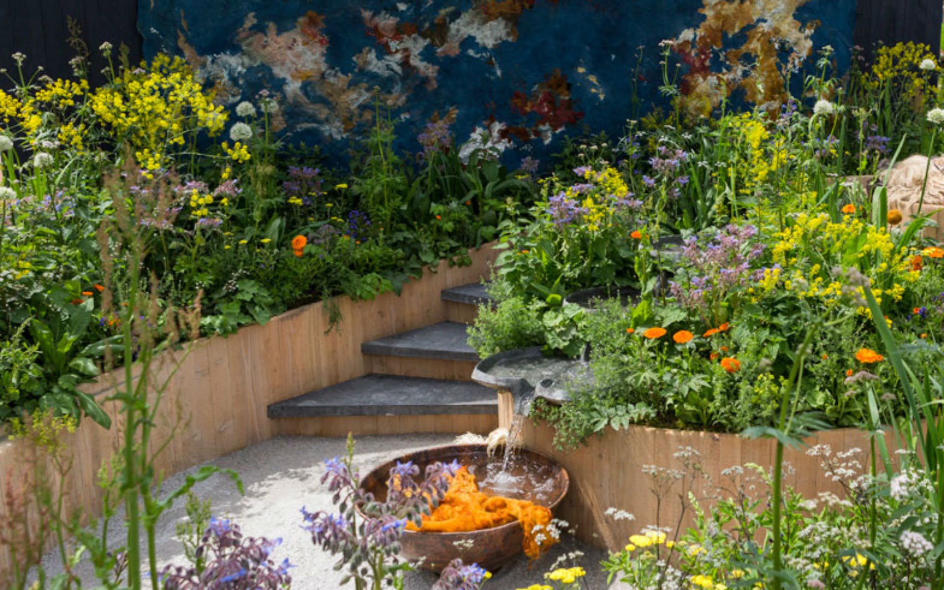 RHS Chelsea 2016 The-AkzoNobel-Honeysuckle-Blue-Garden