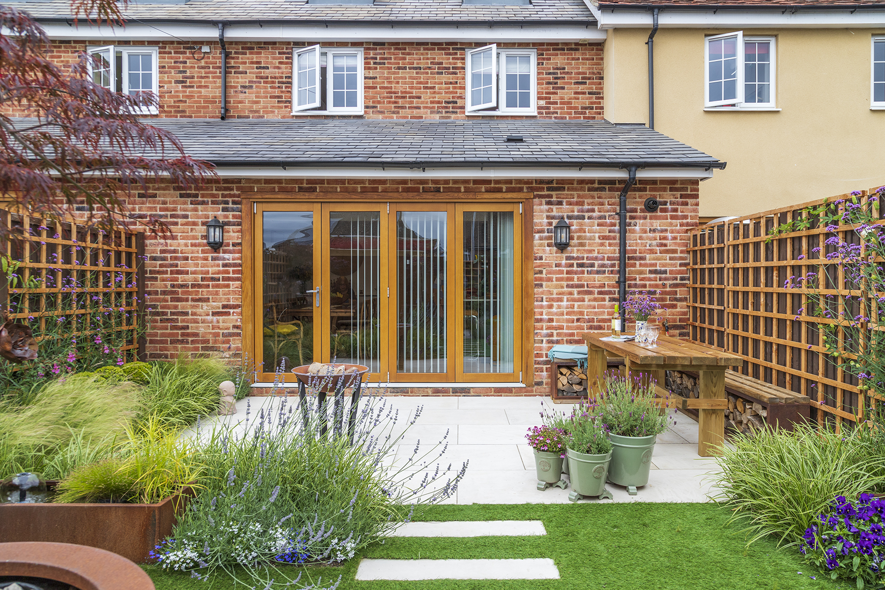 Small Urban Contemporary Garden, Sawbridgeworth Essex. Design and Build Cube 1994.