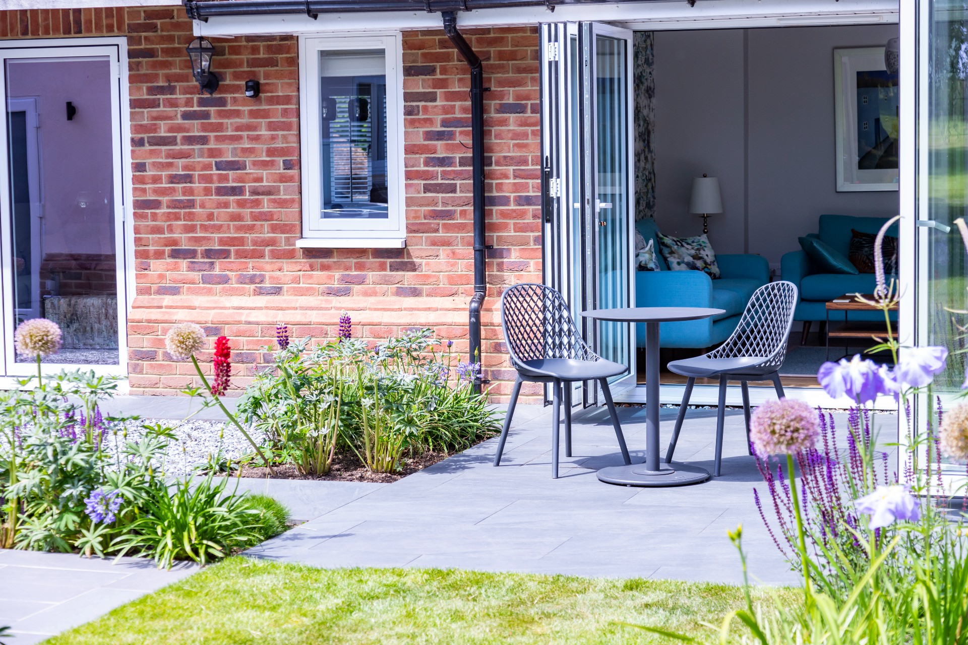 Contemporary Garden with Country Views, West Hanningfield Essex Bistro Area