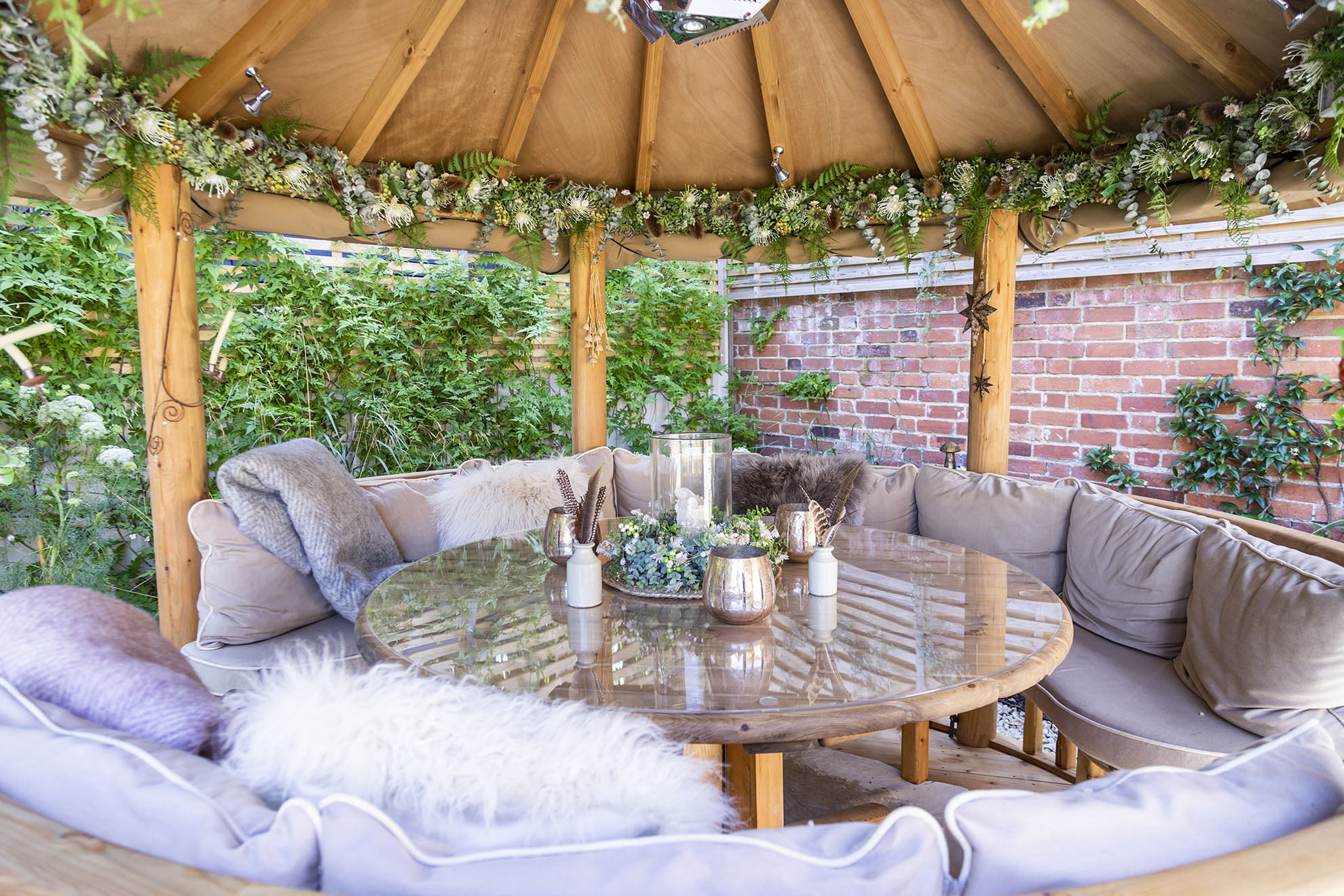 Chic Entertaining Garden Fullbridge Quay Julian Christian Hayward Garden Building Interiors